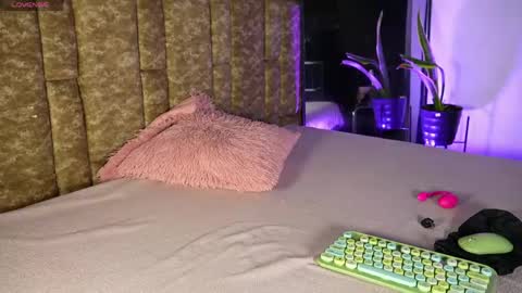 Snapshot of missdionne__curly chatting on 04.13.26 DIONNE online show from 04.13.26