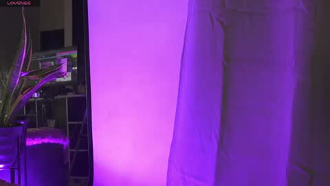 Snapshot of missdionne__curly chatting on 04.15.26 DIONNE online show from 04.15.26