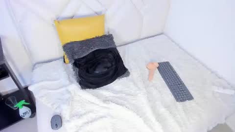 Snapshot of missdolllive chatting on 06.19.26 Dolly online show from 06.19.26
