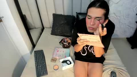 Snapshot of missdolllive chatting on 07.16.26 Dolly online show from 07.16.26