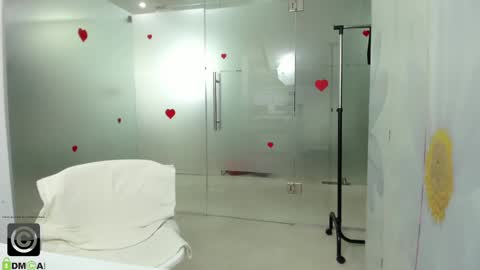 Snapshot of missdominna chatting on 05.19.26 Miss Domina online show from 05.19.26