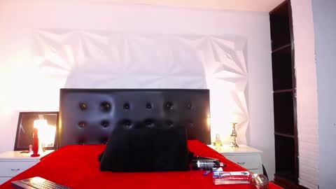 Snapshot of missellien chatting on 01.28.25 Angela online show from 01.28.25