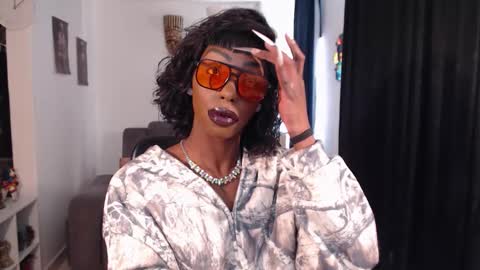 Snapshot of missemilie1 chatting on 02.27.26 Emilie Diaz online show from 02.27.26