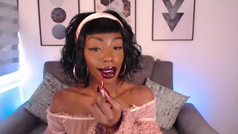 Snapshot of missemilie1 chatting on 07.16.26 Emilie Diaz online show from 07.16.26