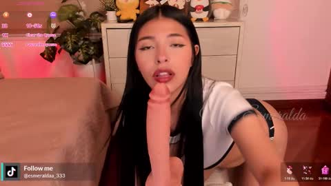 Snapshot of missesmeralda chatting on 11.06.25 Julieta Arboleda but i like call me esme online show from 11.06.25