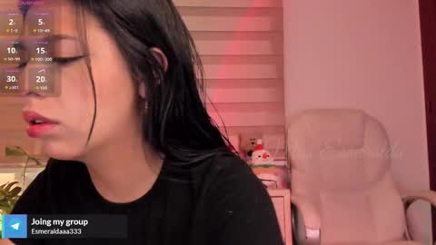 Snapshot of missesmeralda chatting on 11.17.25 Julieta Arboleda but i like call me esme online show from 11.17.25