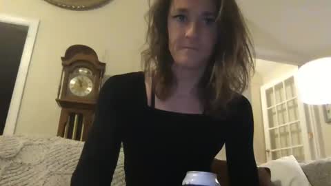 Snapshot of missesv chatting on 01.17.25 Missesv online show from 01.17.25