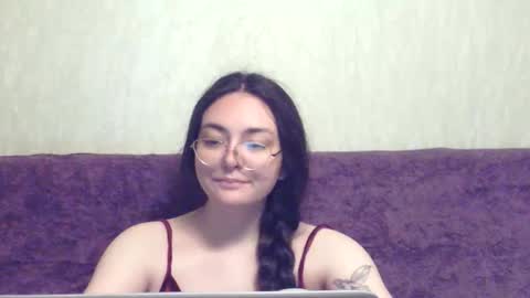 Snapshot of missis_mona chatting on 06.04.26 missis mona online show from 06.04.26
