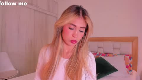 Snapshot of missjuliaa_ chatting on 01.24.25 A N N Y online show from 01.24.25