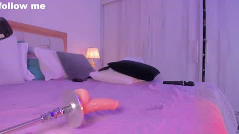 Snapshot of missjuliaa_ chatting on 02.14.25 A N N Y online show from 02.14.25