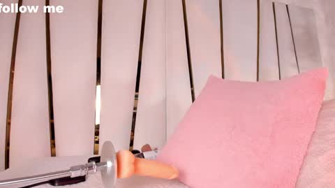 Snapshot of missjuliaa_ chatting on 02.23.25 A N N Y online show from 02.23.25