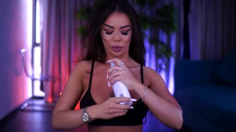 misskiarra online show from 03.07.25