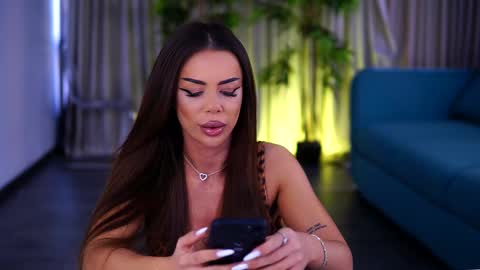 misskiarra online show from 03.08.25