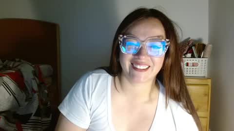Snapshot of misslady__eva chatting on 12.29.24 eva online show from 12.29.24
