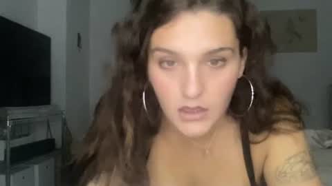 Snapshot of misslia101 chatting on 09.10.25 misslia101 online show from 09.10.25