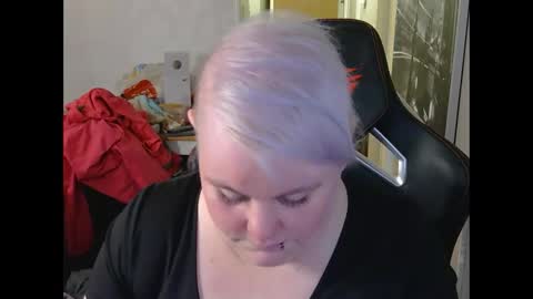 Snapshot of misslj90 chatting on 04.18.26 misslj90 online show from 04.18.26