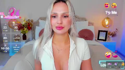 Snapshot of misslou_ chatting on 06.17.26 Lou online show from 06.17.26