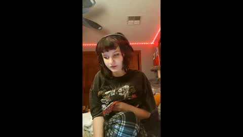 Snapshot of missmacabre666 chatting on 02.25.26 missmacabre666 online show from 02.25.26