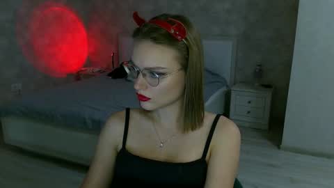 OneGoddess online show from 10.26.25