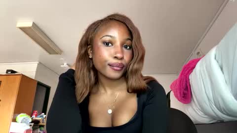 Snapshot of missmarimac chatting on 02.23.26 missmarimac online show from 02.23.26