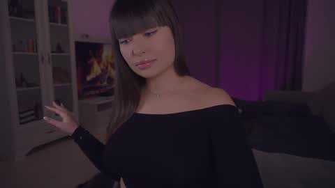 LUXXANDRA online show from 02.02.26