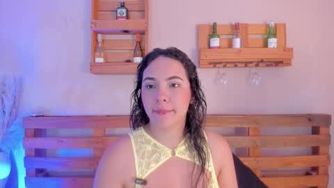 Mia  online show from 11.22.25