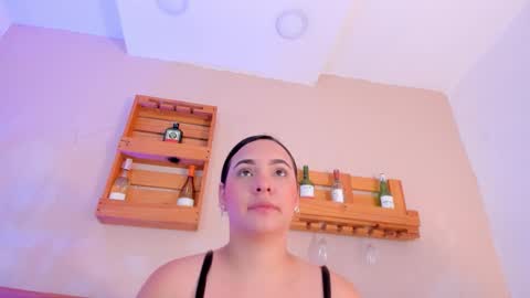 Snapshot of missmiaa_ chatting on 11.24.25 Mia online show from 11.24.25