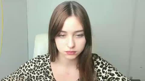 Snapshot of missmiamiss chatting on 11.12.25 Mia online show from 11.12.25