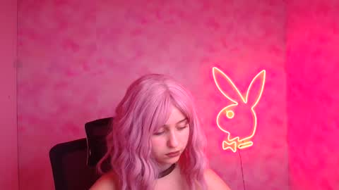 Snapshot of missmiamiss chatting on 11.17.25 Mia online show from 11.17.25