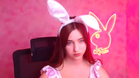 Snapshot of missmiamiss chatting on 11.19.25 Mia online show from 11.19.25