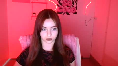 Snapshot of missmiamiss chatting on 11.24.25 Mia online show from 11.24.25