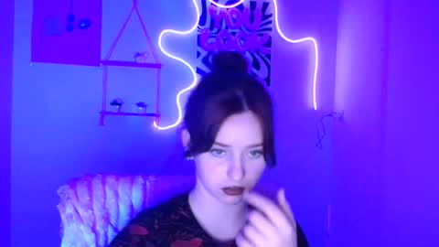 Snapshot of missmiamiss chatting on 11.26.25 Mia online show from 11.26.25