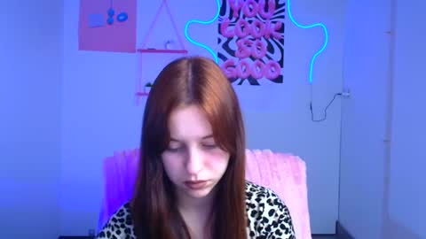 Snapshot of missmiamiss chatting on 12.05.25 Mia online show from 12.05.25