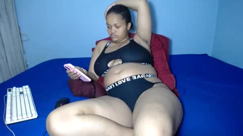 Snapshot of missmimmi69 chatting on 09.13.25 mimmi online show from 09.13.25