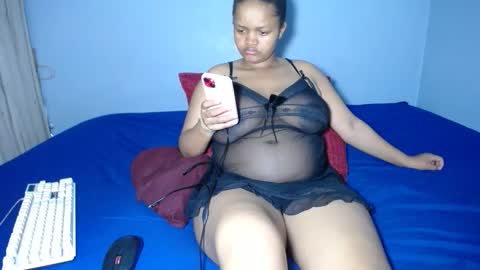 Snapshot of missmimmi69 chatting on 09.27.25 mimmi online show from 09.27.25