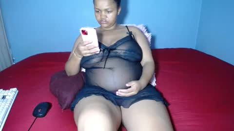 Snapshot of missmimmi69 chatting on 10.20.25 mimmi online show from 10.20.25