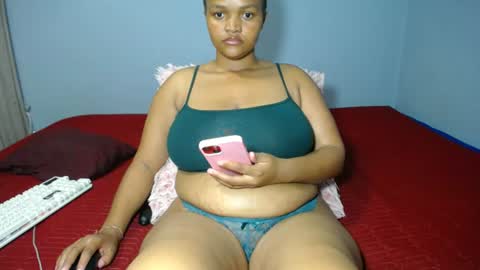 Snapshot of missmimmi69 chatting on 06.22.26 mimmi online show from 06.22.26