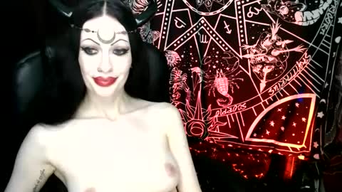 MissMoonDoll online show from 01.02.25