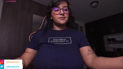 Snapshot of missmoonn chatting on 09.25.25 MissMoon online show from 09.25.25