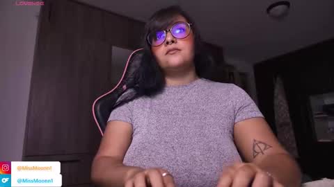 Snapshot of missmoonn chatting on 10.08.25 MissMoon online show from 10.08.25