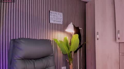 Naomi online show from 09.09.25