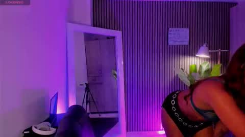 Naomi online show from 09.12.25