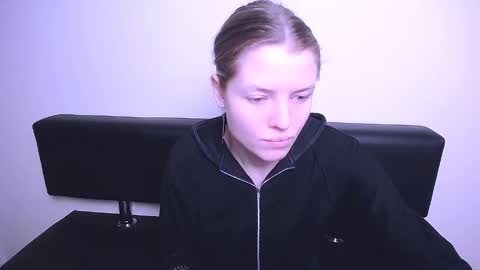 Snapshot of missoliviaa_ chatting on 02.04.25 Olivia online show from 02.04.25