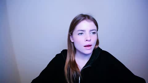 Snapshot of missoliviaa_ chatting on 02.11.25 Olivia online show from 02.11.25