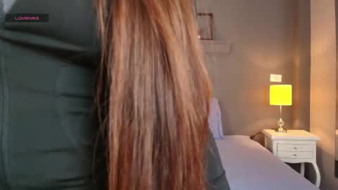 Snapshot of missparis__ chatting on 11.14.25 missparis__ online show from 11.14.25