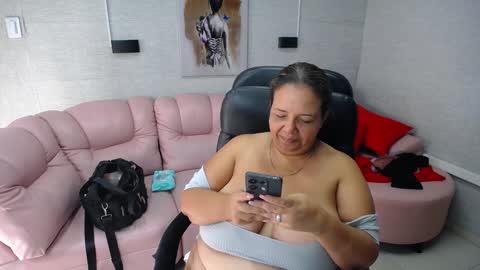 Snapshot of misspenelopenipples chatting on 01.23.25 Penelope online show from 01.23.25