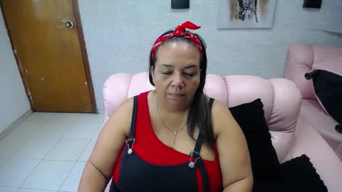 Snapshot of misspenelopenipples chatting on 09.24.25 Penelope online show from 09.24.25