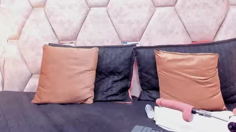 Sara  online show from 01.03.25