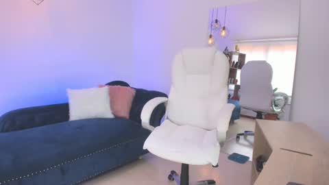 Miss Rhodes online show from 12.08.24