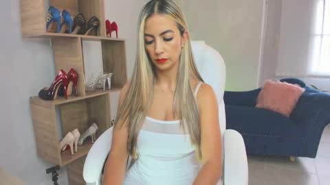 Miss Rhodes online show from 03.03.25